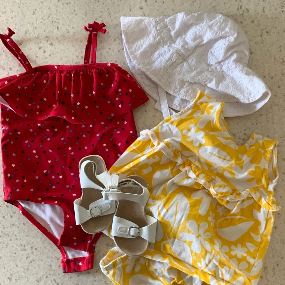 Girls clothes - Picture 1 of 1